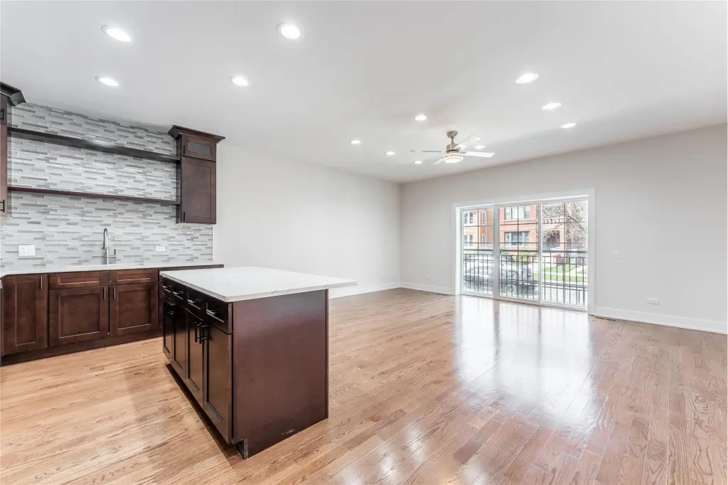 Propiedad en alquiler con 5 habitaciones y 3 baños en Chicago
