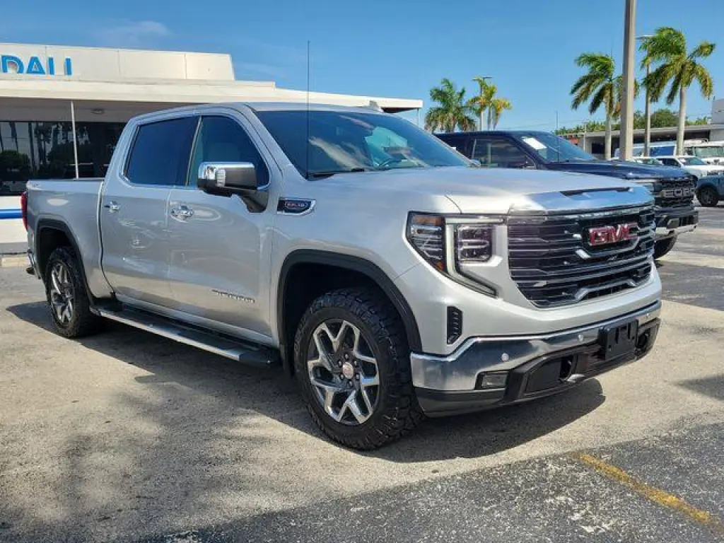GMC Sierra 1500 2022 4x4 SLT 4dr Crew Cab 5.8 ft. SB