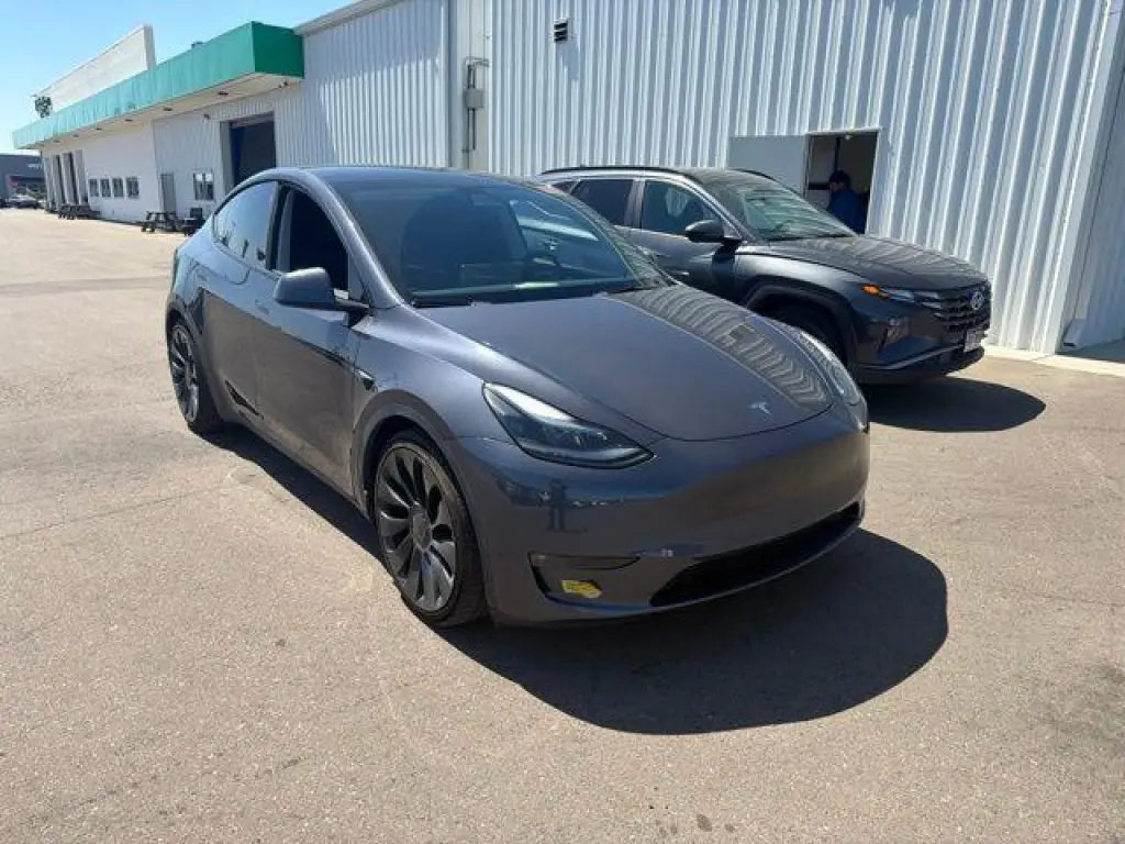 Tesla Model Y 2022 AWD Performance 4dr Crossover