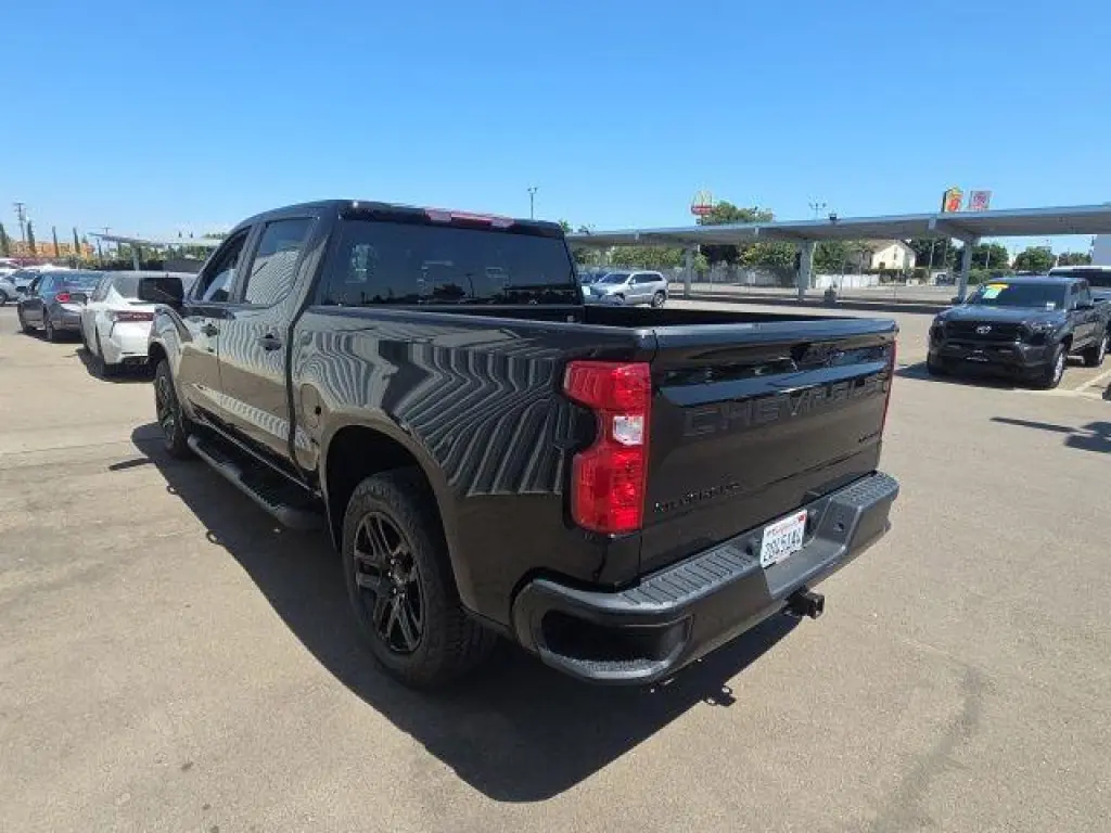 Chevrolet Silverado 1500 2024 4x2 Custom 4dr Crew Cab 5.8 ft. SB