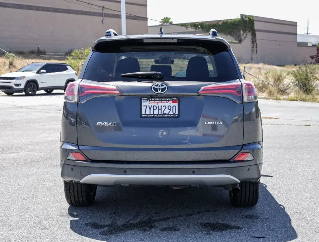 Toyota RAV4 2017 Limited 4dr SUV