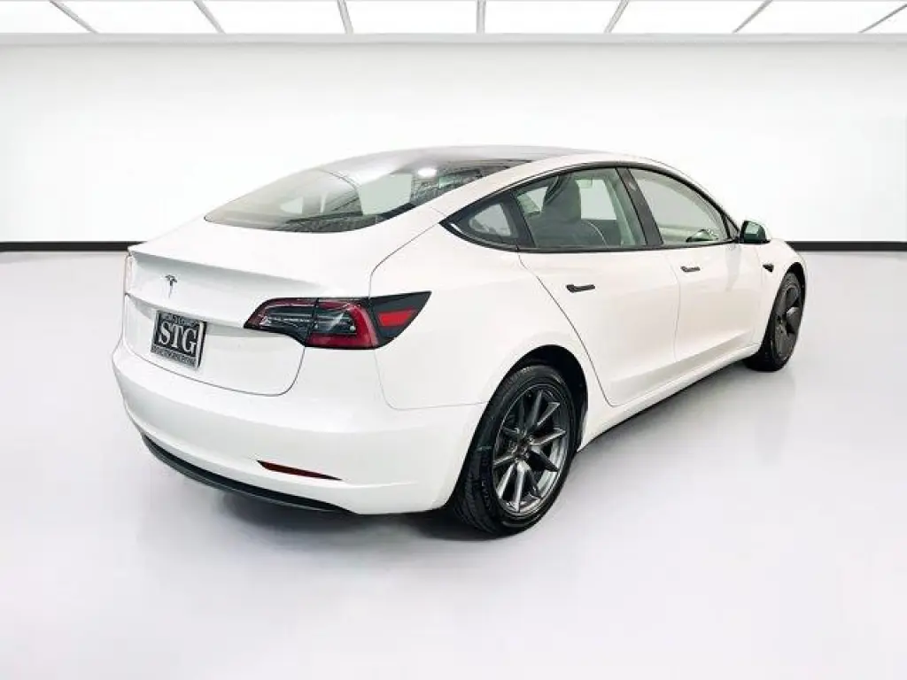 Tesla Model 3 2023 4dr Sedan
