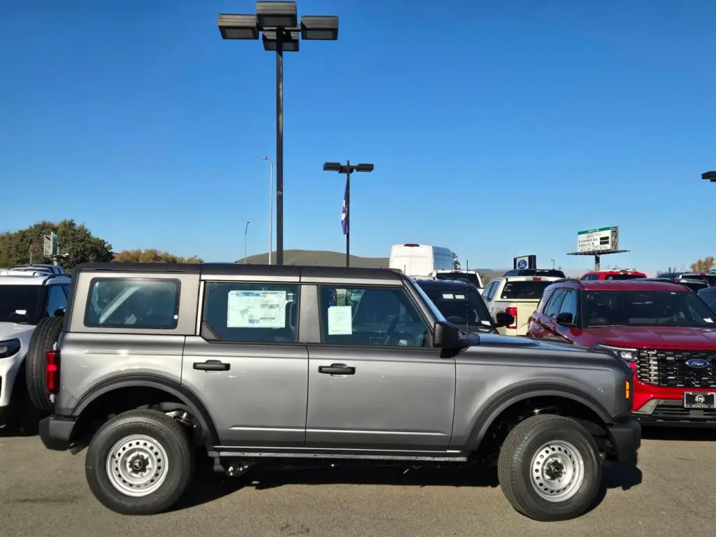 Ford Bronco 2025 4x4 Base 4dr SUV