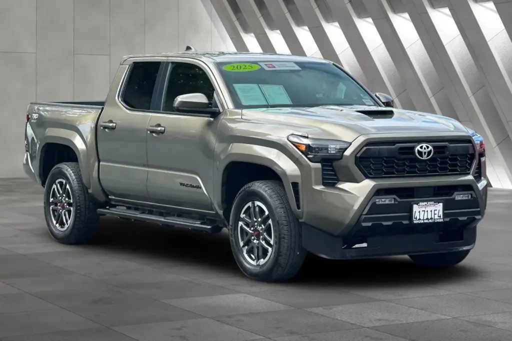 Toyota Tacoma 2025 4x4 TRD Sport 4dr Double Cab 5.0 ft SB 8A