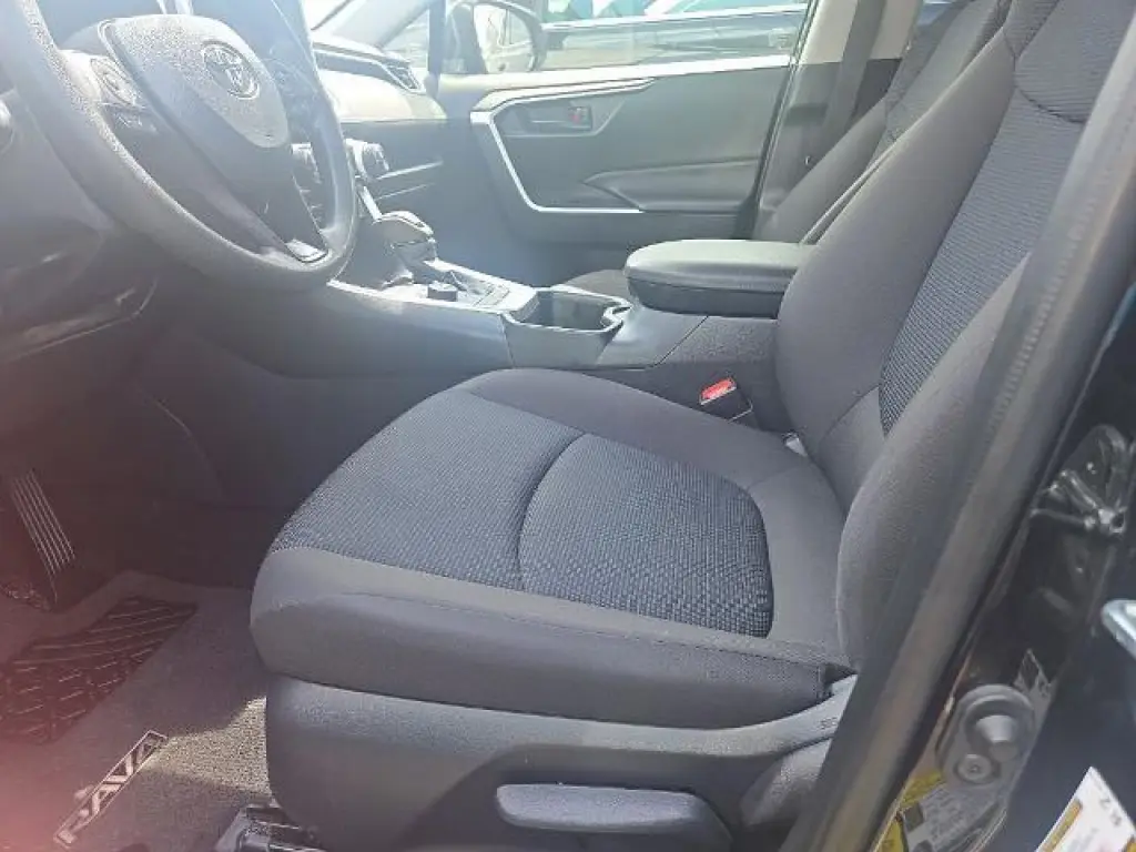 Toyota RAV4 Hybrid 2025 AWD LE 4dr SUV