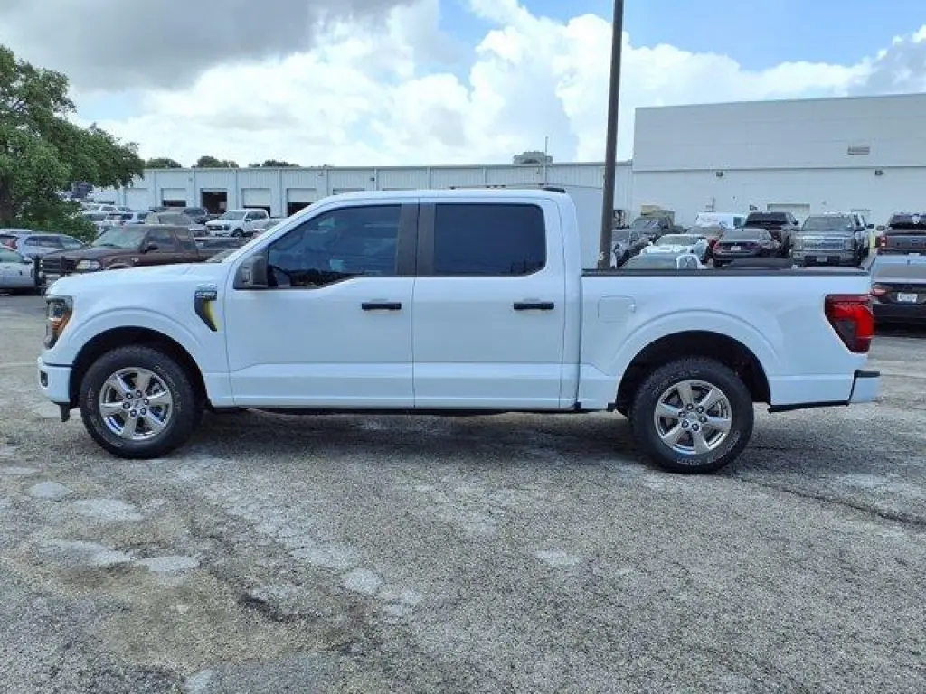 Ford F-150 2024 4x2 STX 4dr SuperCrew 5.5 ft. SB