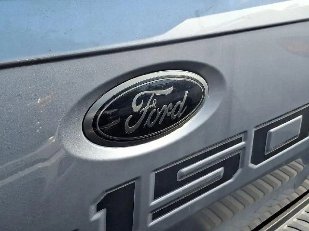 Ford F-150 2022 4x4 XL 4dr SuperCrew 5.5 ft. SB