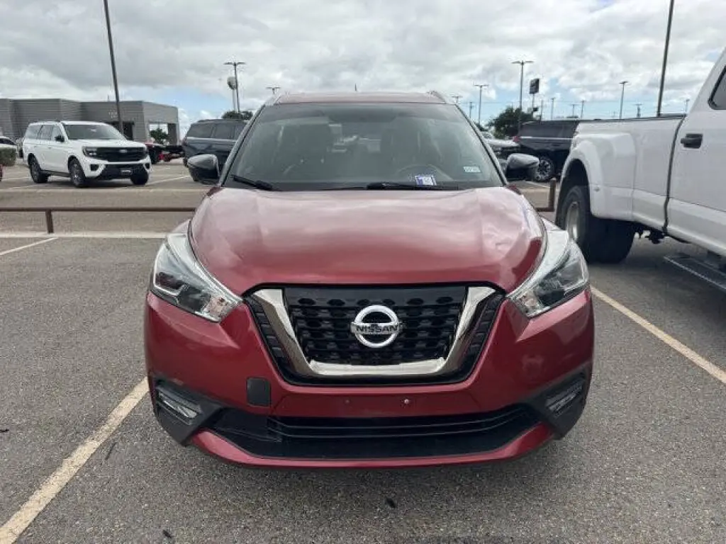 2019 Nissan Kicks SR