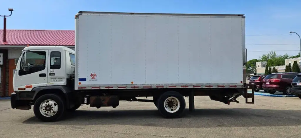 2004 GMC T7500