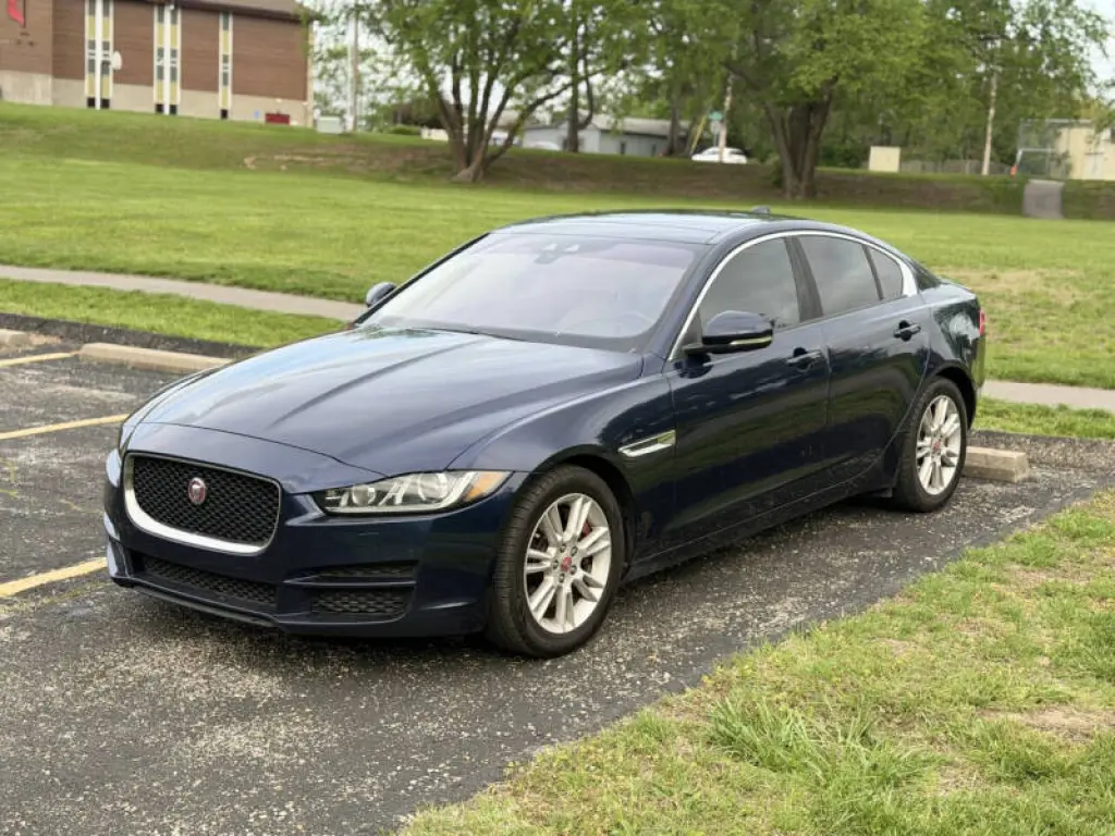 2018 Jaguar XE 25t Premium