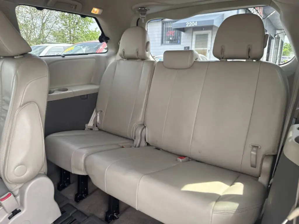 2012 Toyota Sienna XLE 8-Passenger