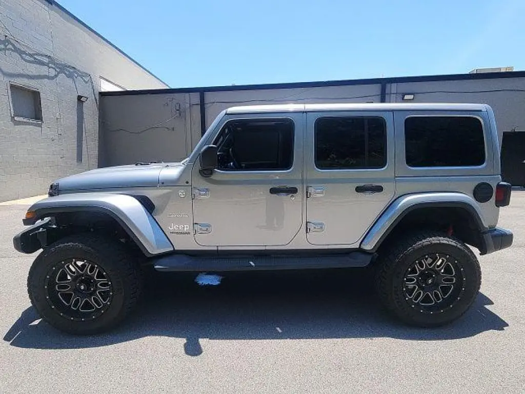 Jeep Wrangler Unlimited 2018 4x4 Moab 4dr SUV (midyear release)