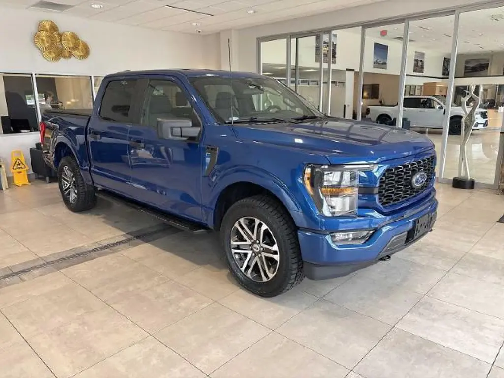 Ford F-150 2023 4x4 XL 4dr SuperCrew 5.5 ft. SB