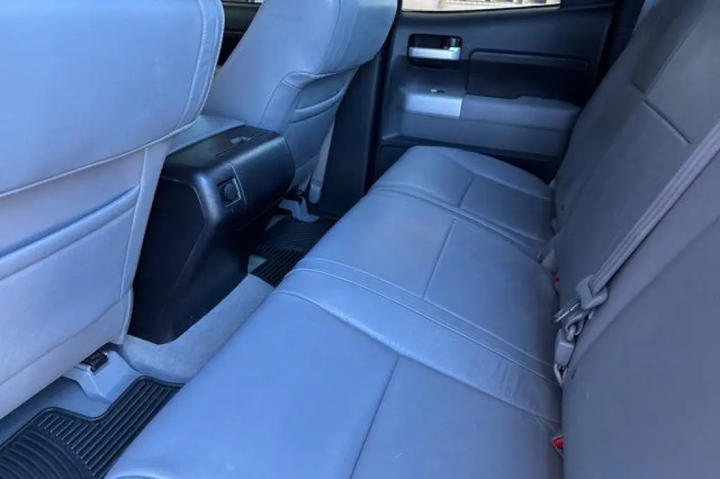 Toyota Tundra 2008 4x4 Limited 4dr Double Cab (5.7L V8)