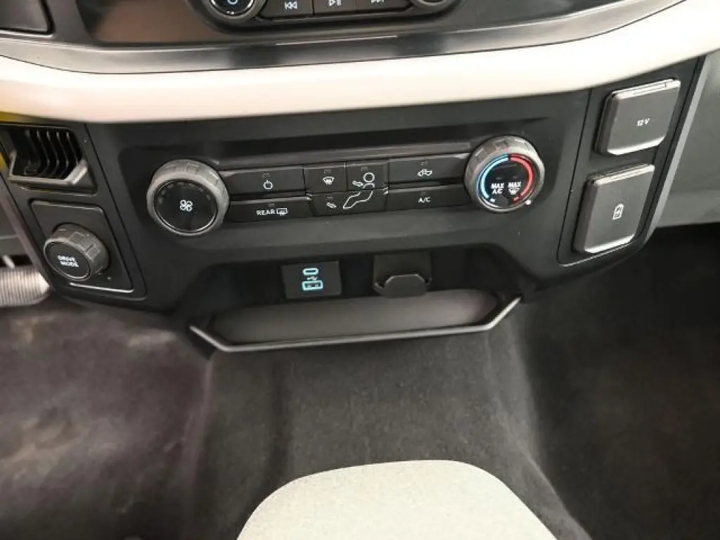 Ford F-150 2023 4x2 XL 4dr SuperCrew 5.5 ft. SB