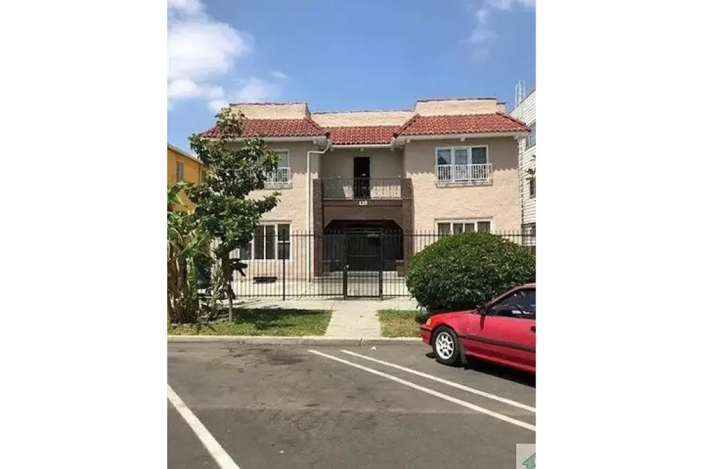 L.A. SENCILLOS APTS. $1395/mes