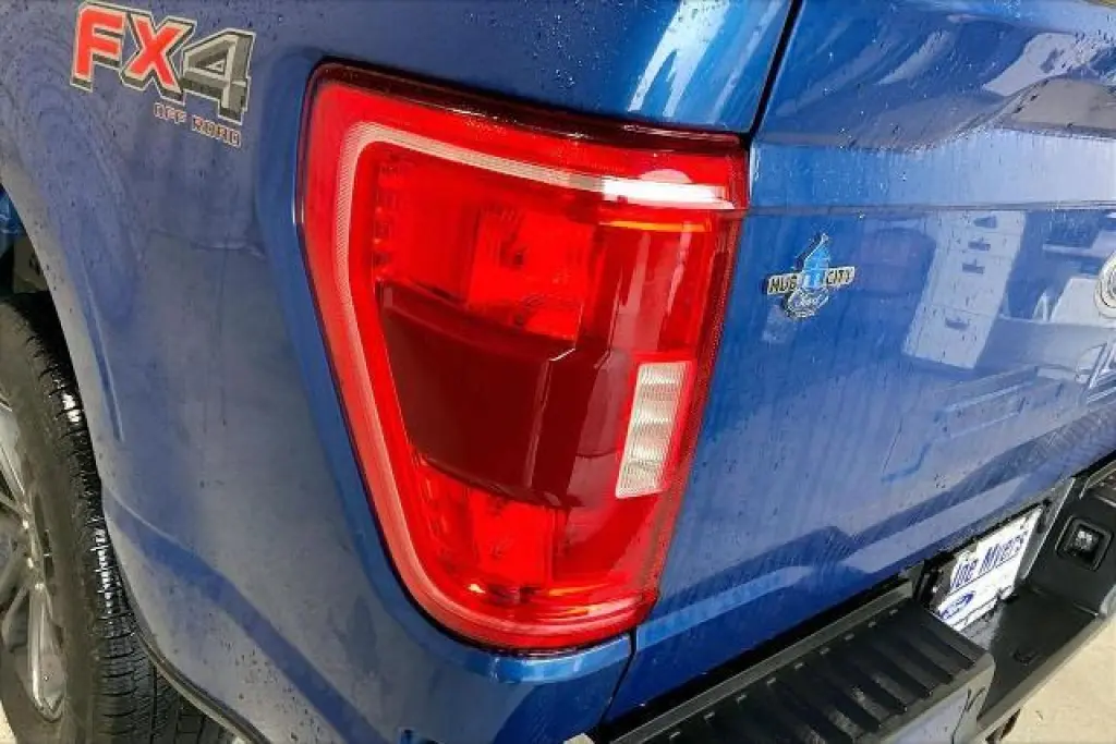 Ford F-150 2022 4x4 Platinum 4dr SuperCrew 5.5 ft. SB