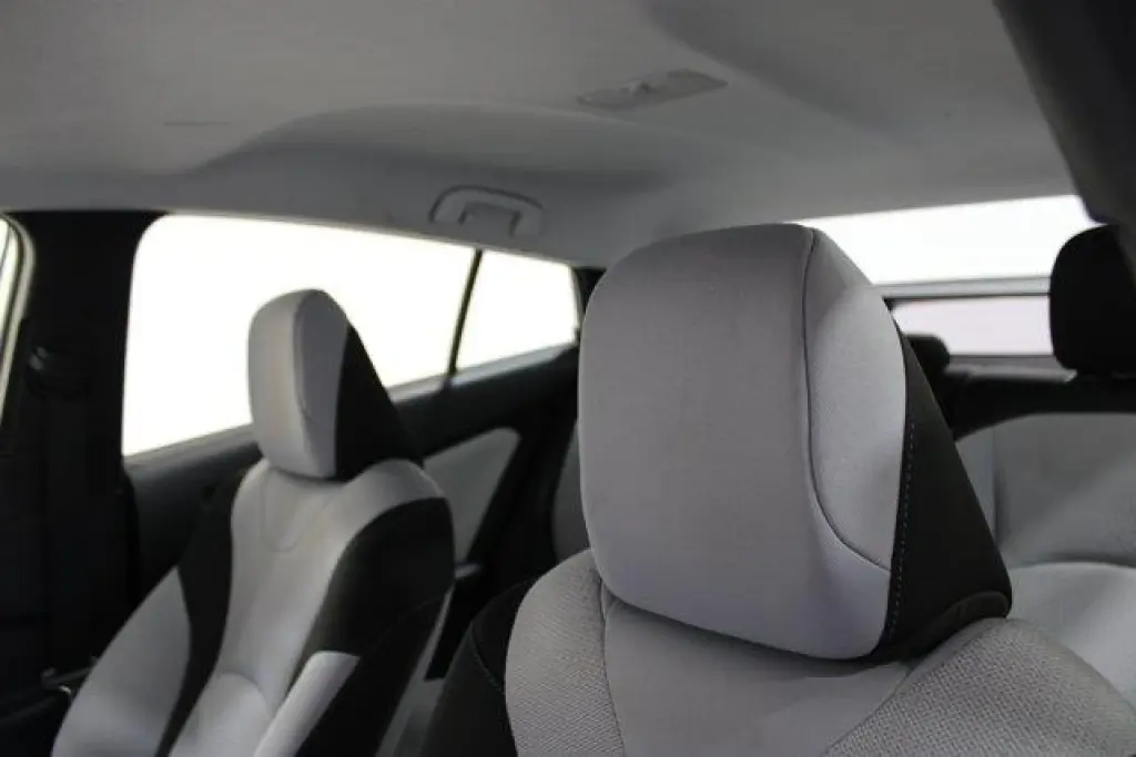 Toyota Prius 2019 AWD LE AWD-e 4dr Hatchback