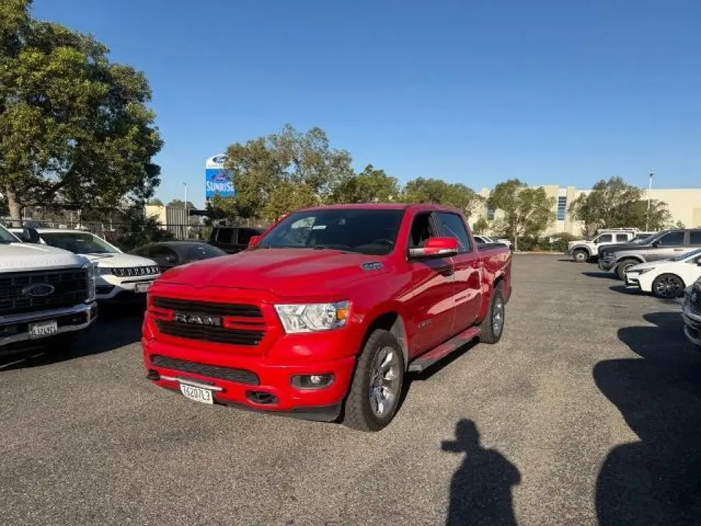 Ram 1500 2019 4x4 Big Horn 4dr Crew Cab 5.6 ft. SB Pickup