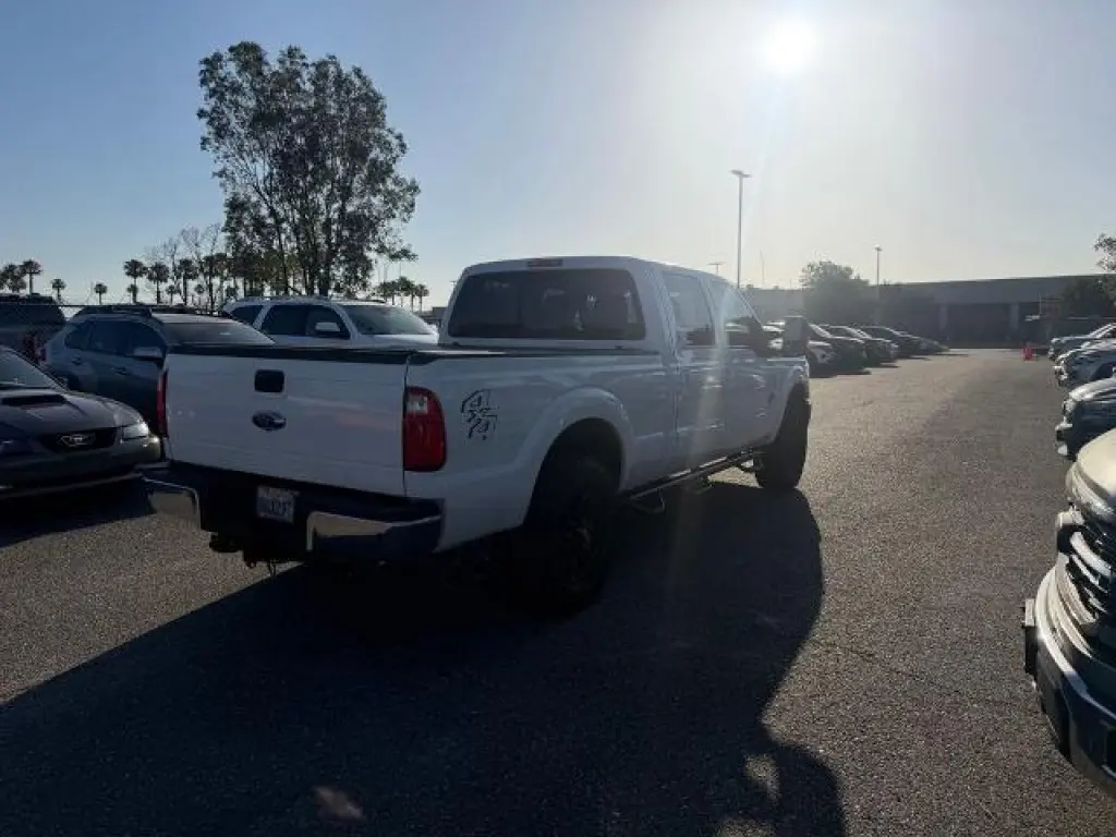 Ford F-250 Super Duty 2015 4x4 King Ranch 4dr Crew Cab 6.8 ft. SB Pickup