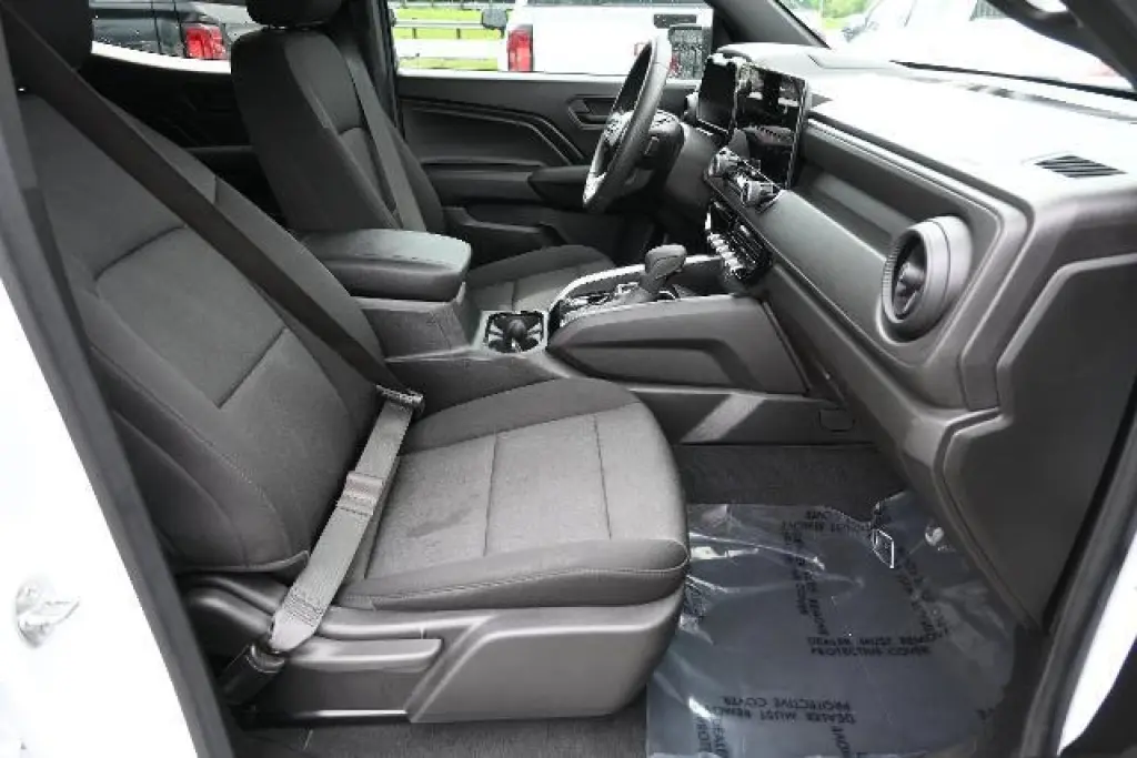 Chevrolet Colorado 2025 4x2 Work Truck 4dr Crew Cab 5 ft. SB