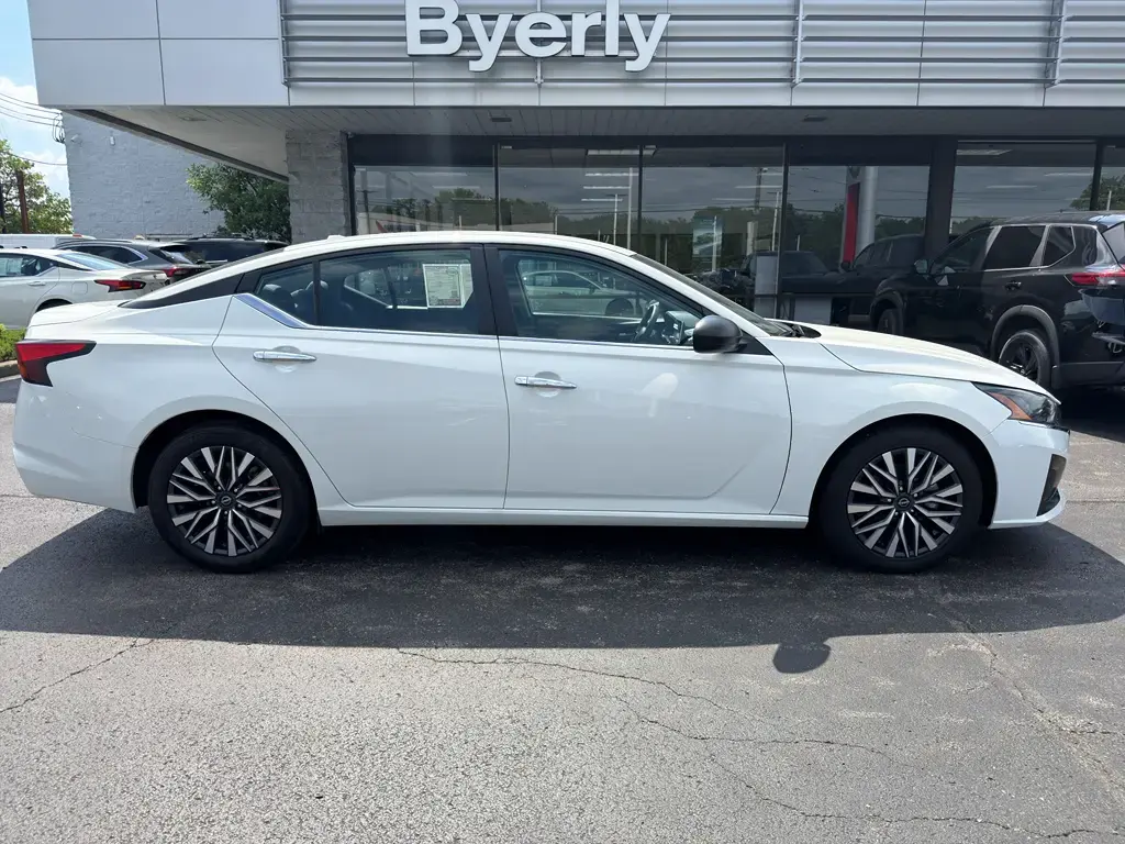 Nissan Altima 2025 2.5 SV 4dr Sedan