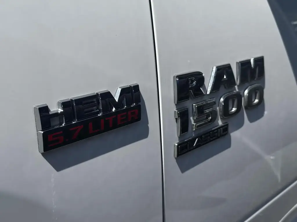 Ram 1500 Classic 2019 4x2 Tradesman 2dr Regular Cab 8 ft. LB Pickup