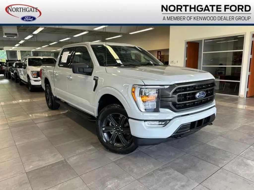 Ford F-150 2023 4x4 Lariat 4dr SuperCrew 5.5 ft. SB