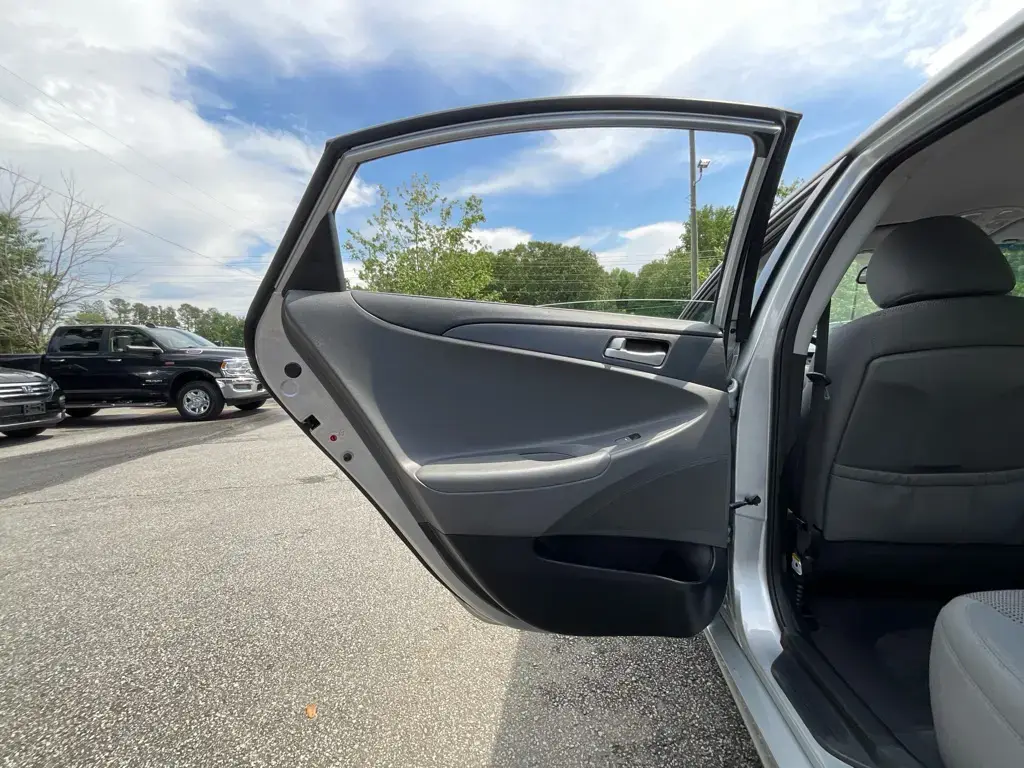 Hyundai SONATA 2012 GLS 4dr Sedan 6M