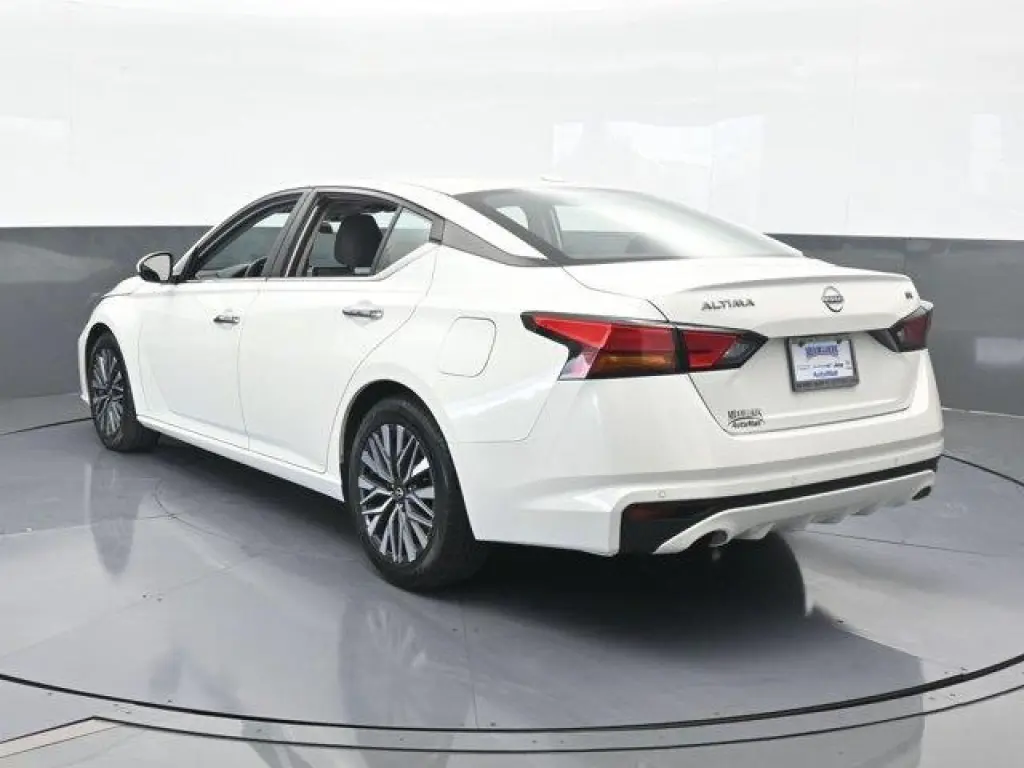 Nissan Altima 2023 2.5 SV 4dr Sedan