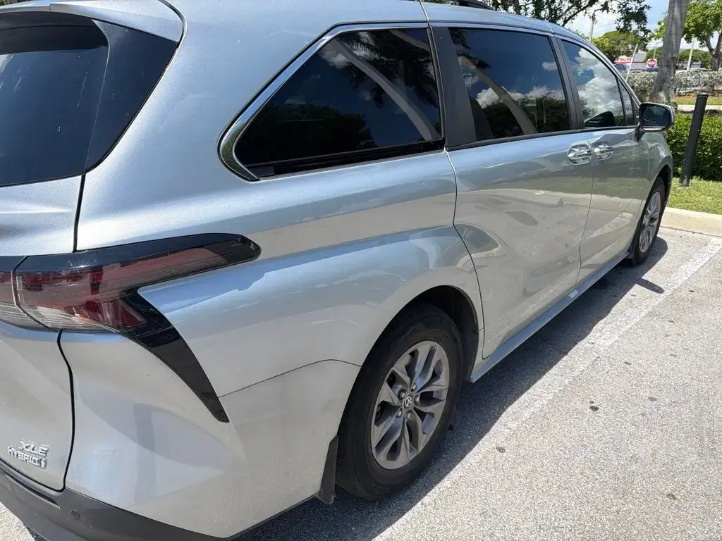 Toyota Sienna 2024 XLE 8-Passenger 4dr Mini-Van
