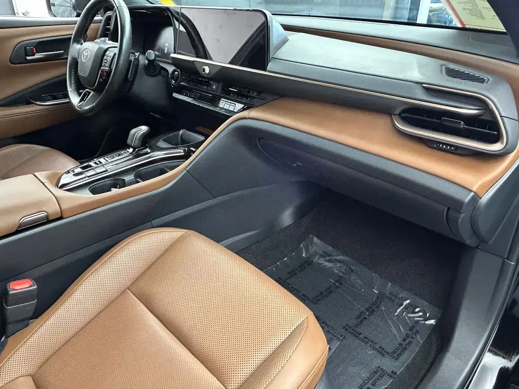 Toyota Crown Signia 2025 AWD XLE 4dr Crossover