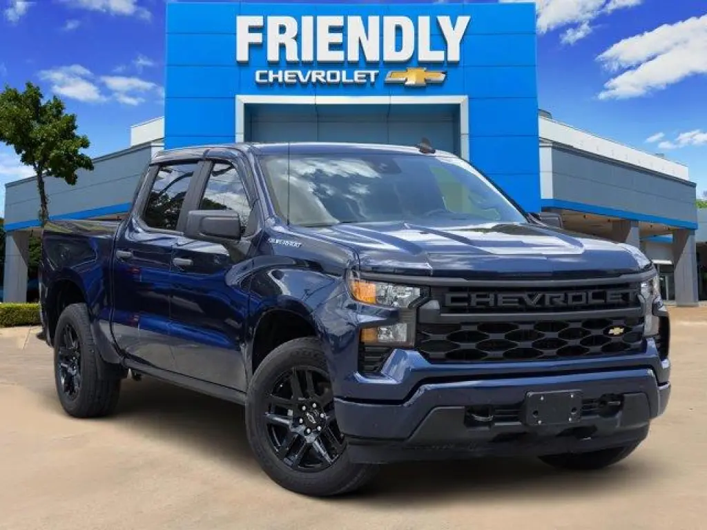 Chevrolet Silverado 1500 2023 4x2 Custom 4dr Crew Cab 5.8 ft. SB