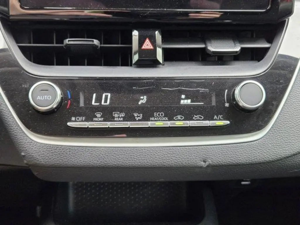 Toyota Corolla Hybrid 2024 SE 4dr Sedan