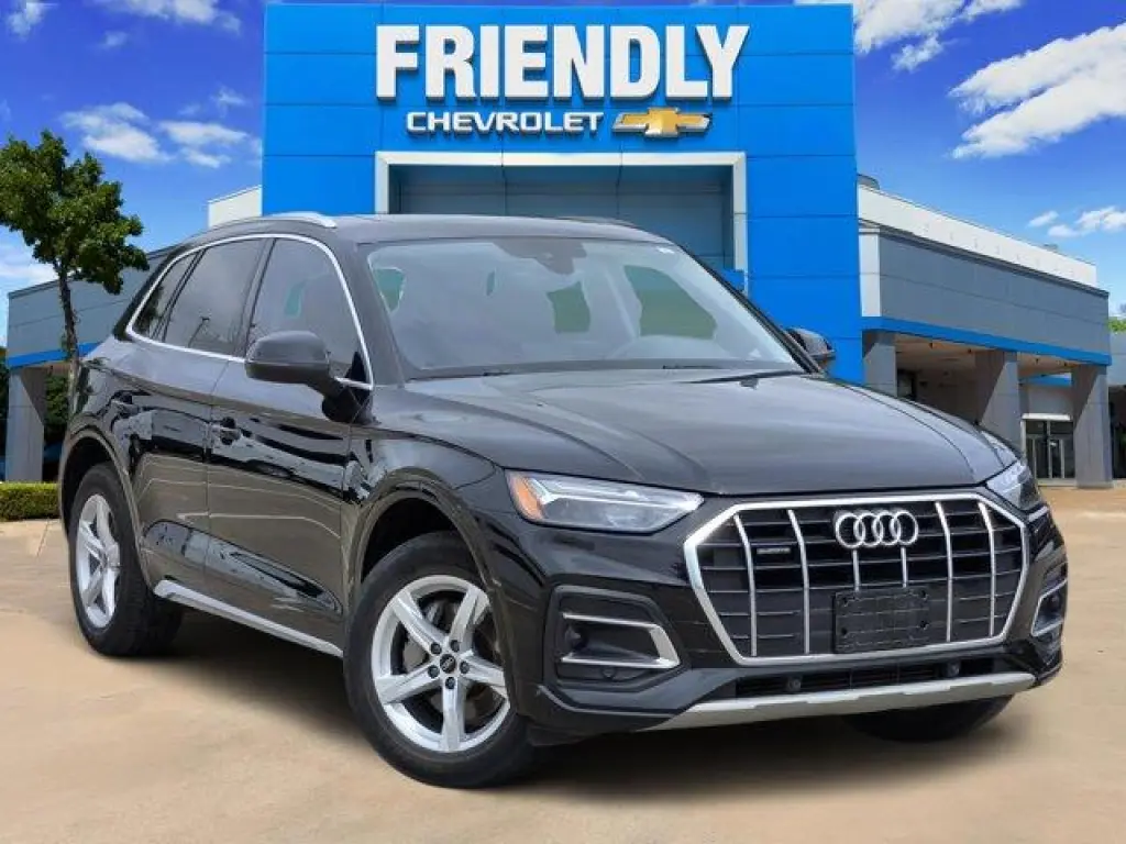 Audi Q5 2023 AWD quattro Premium 40 TFSI 4dr SUV
