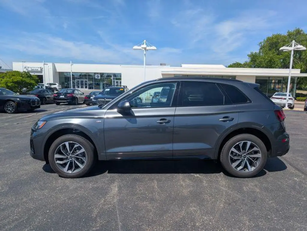 Audi Q5 2024 AWD quattro S line Premium 45 TFSI 4dr SUV