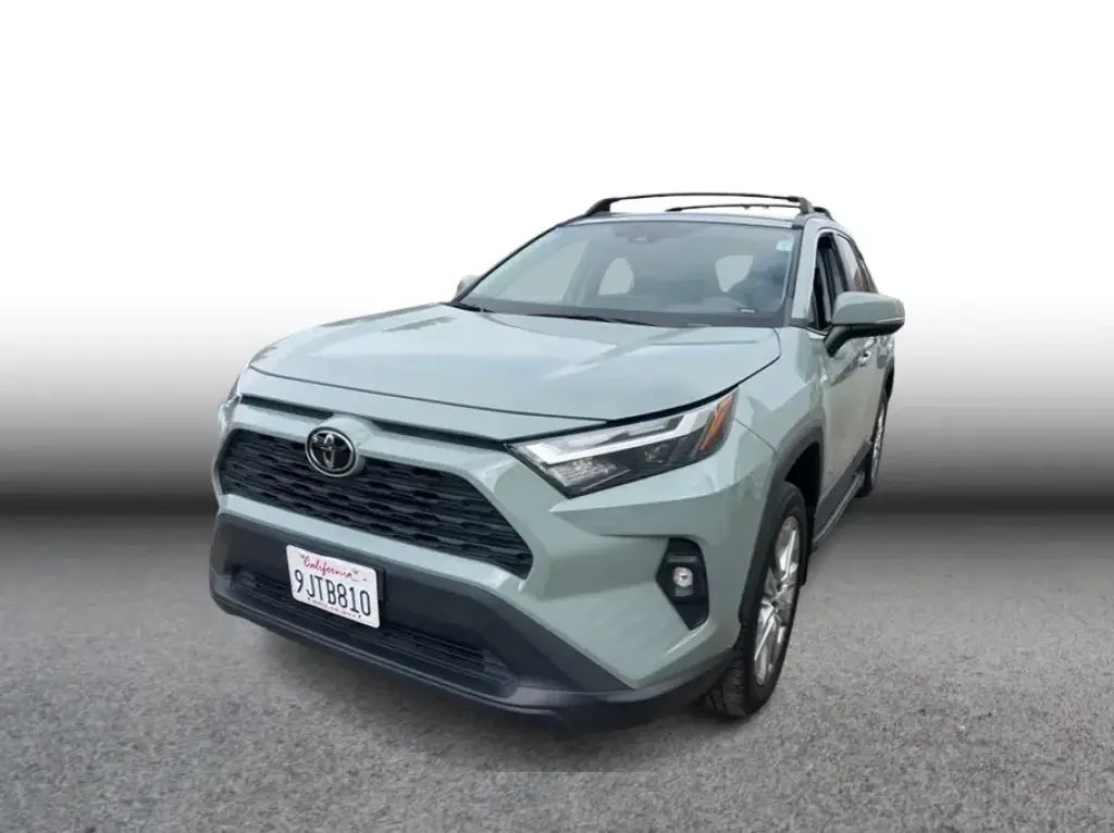 Toyota RAV4 2023 XLE Premium 4dr SUV