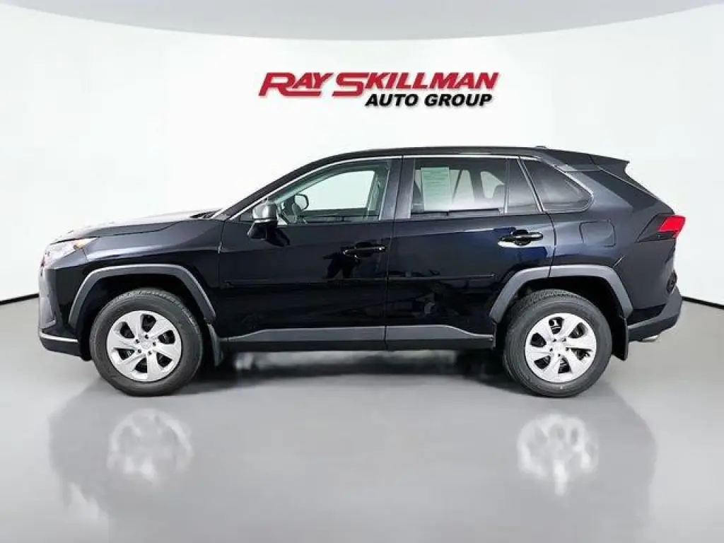 Toyota RAV4 2022 AWD LE 4dr SUV