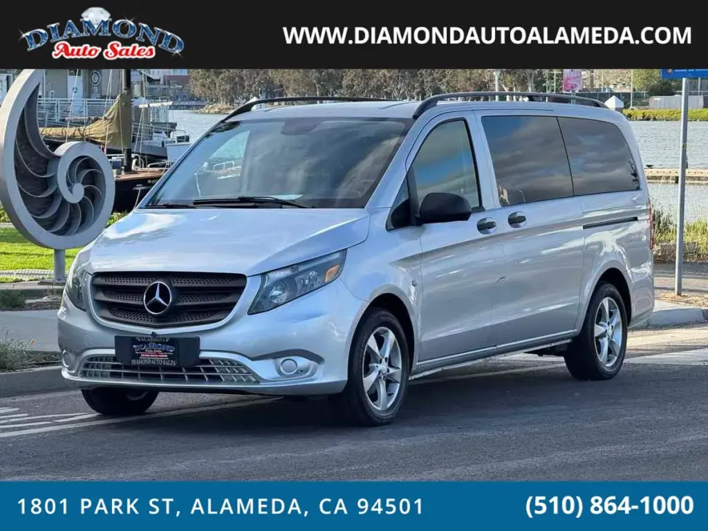2016 Mercedes-Benz Metris Passenger Van