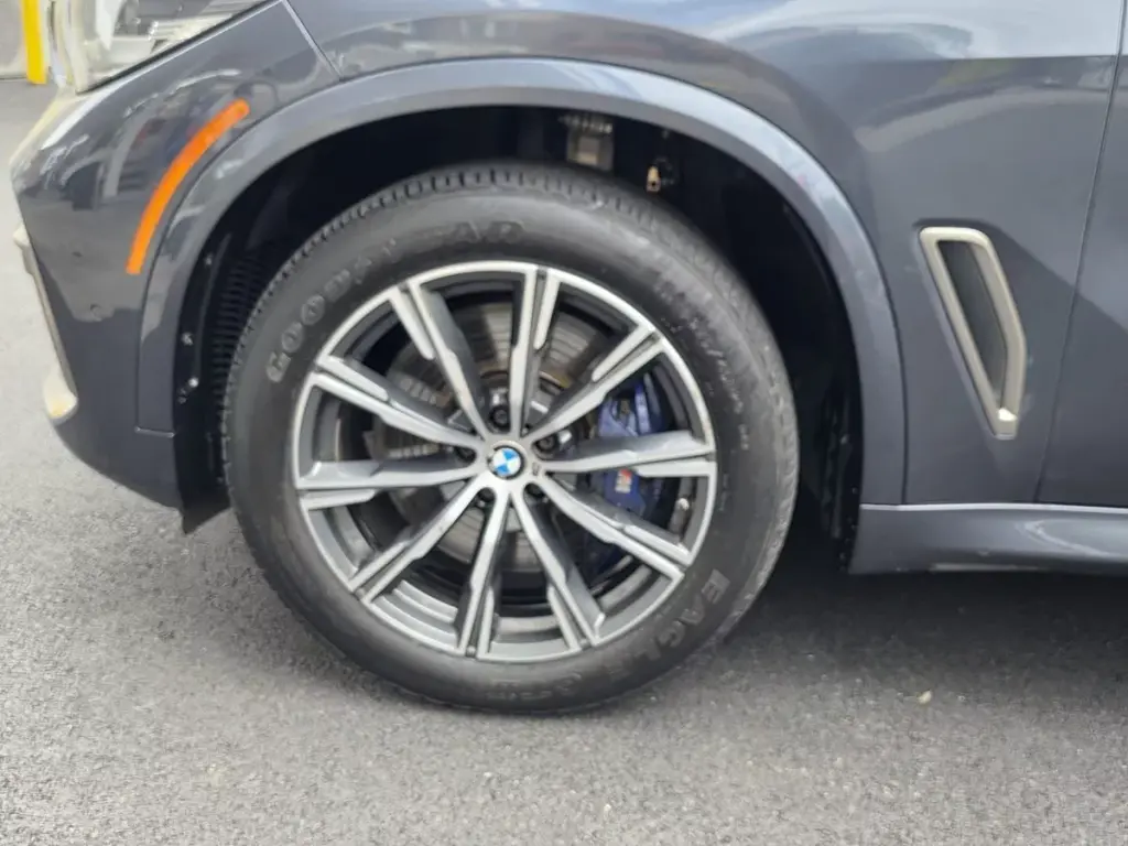 2020 BMW X5 M50i