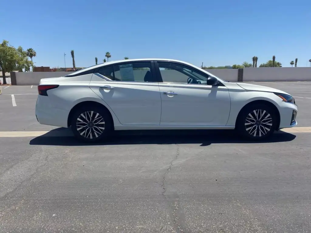 2025 Nissan Altima