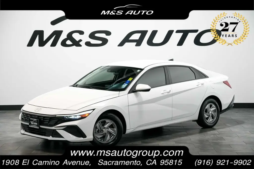 2024 Hyundai Elantra SE