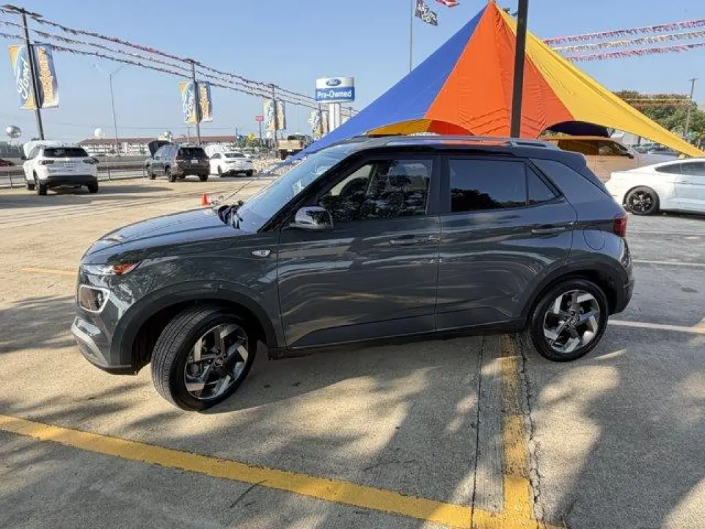 Hyundai VENUE 2025 SEL 4dr Crossover