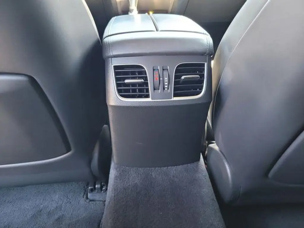 Genesis G80 2017 3.8 4dr Sedan