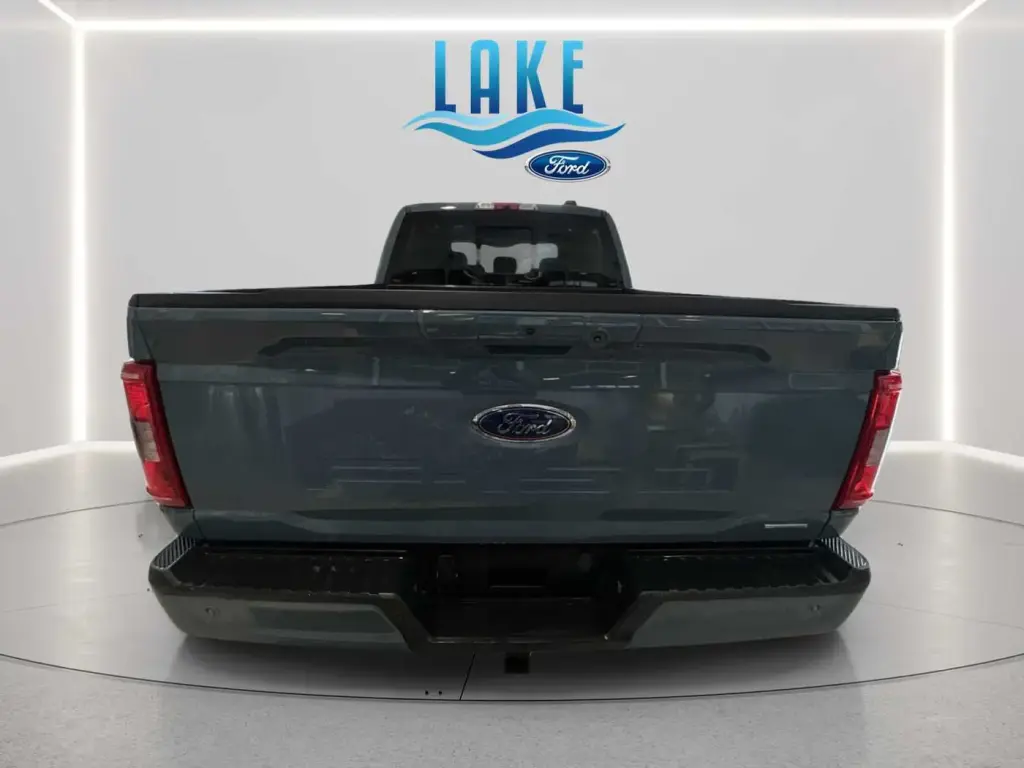 Ford F-150 2023 4x4 XL 4dr SuperCrew 5.5 ft. SB