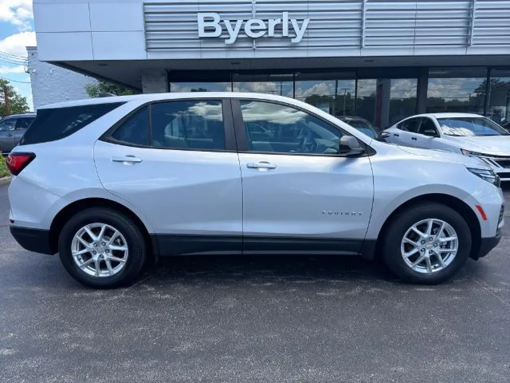 Chevrolet Equinox 2022 4x4 LS 4dr SUV w/1FL