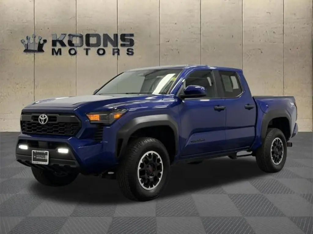 Toyota Tacoma 2024 4x4 SR5 4dr Double Cab 5.0 ft SB