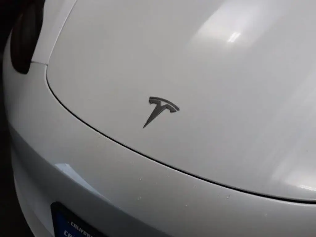 Tesla Model 3 2023 4dr Sedan