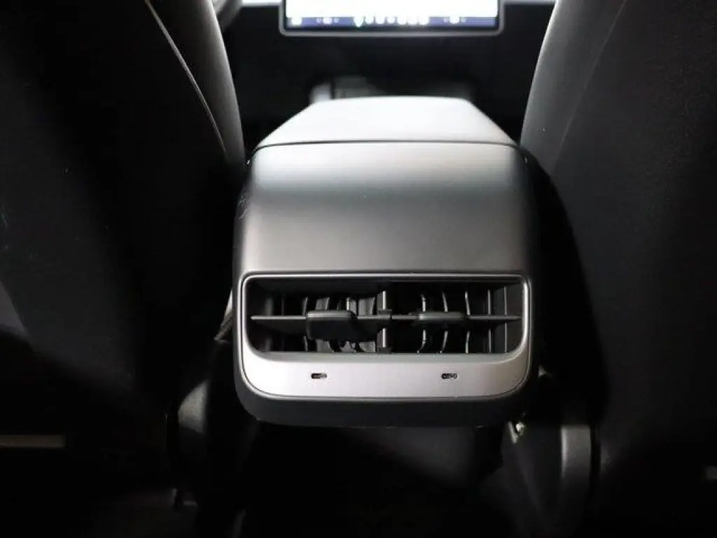 Tesla Model Y 2023 AWD 4dr Crossover
