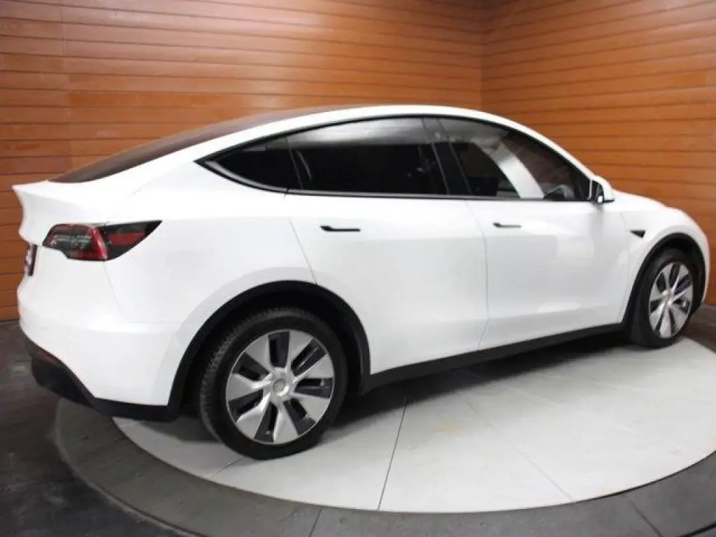 Tesla Model Y 2023 AWD 4dr Crossover